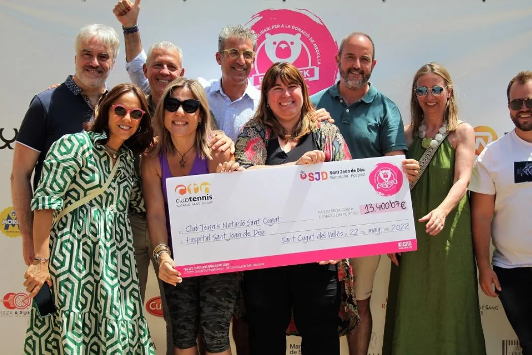 Entrega del donativo del torneo de pádel Rosaweek 2022 Entrega del donativo del torneo de pádel Rosaweek 2022