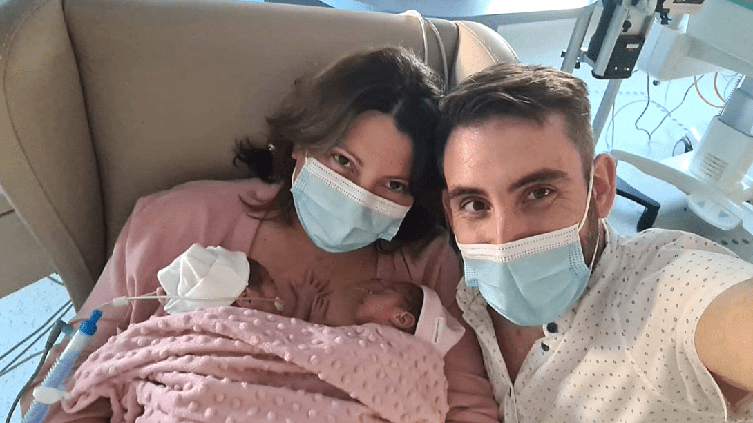 Laura, mother of twins born by delayed-interval delivery at SJD Barcelona Children's Hospital Laura, mother of twins born by delayed-interval delivery at SJD Barcelona Children's Hospital
