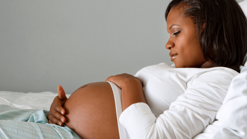 Беременная женщина - иллюстративное фото