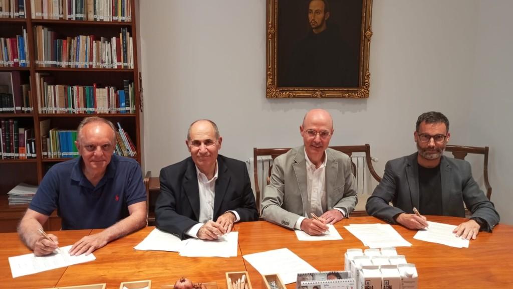 Moment de la signatura del conveni de col·laboració entre tres centres de Sant Joan de Déu a Catalunya
