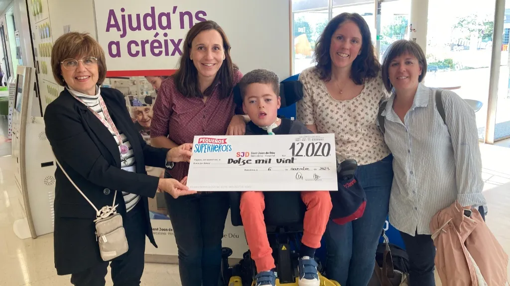 Donació Asociación Pequeños Superhéroes