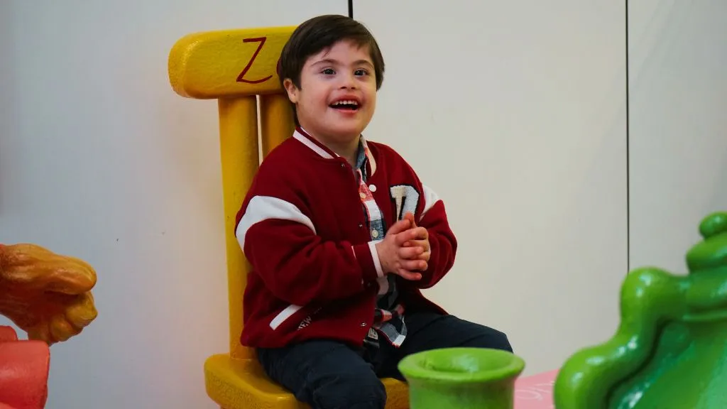 Diego jugando en el Hospital Sant Joan de Déu Barcelona Diego jugando en el Hospital Sant Joan de Déu Barcelona