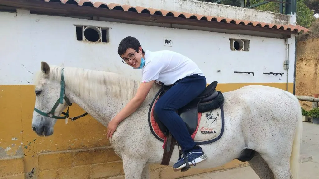 Iker, paciente con epilepsia refractaria del Hospital Sant Joan de Déu Barcelona Iker, paciente con epilepsia refractaria del Hospital Sant Joan de Déu Barcelona