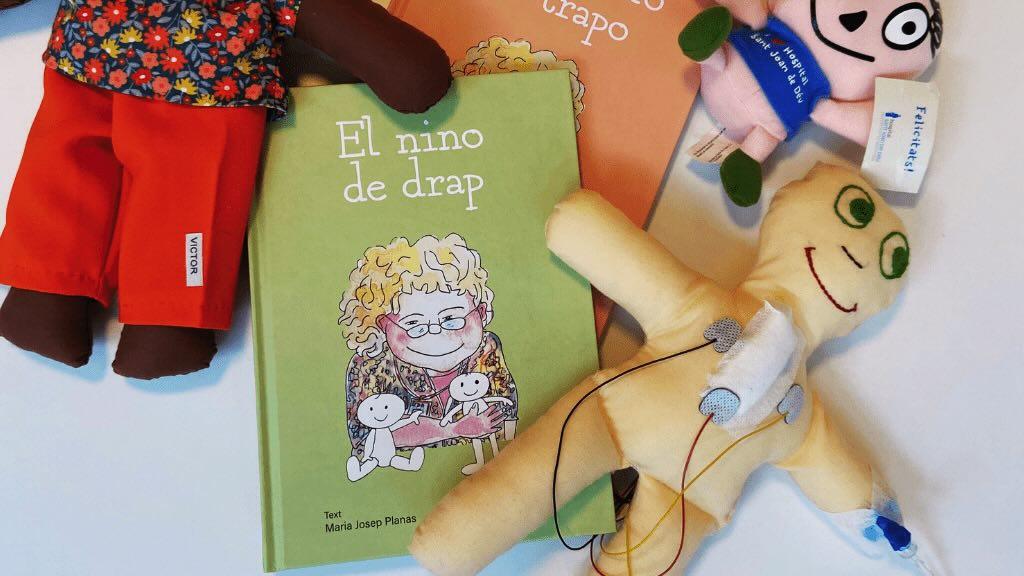 "El nino de drap", conte homenatge a Núria Serrallonga, primer Child Life de l'Hospital Sant Joan de Déu Barcelona