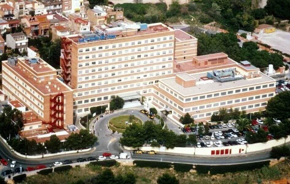 Vista aérea del Hospital Sant Joan de Déu en la década de los 80