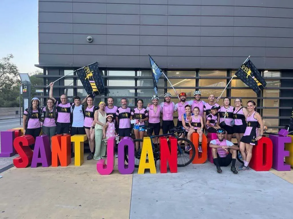 Corro x tu fent lliurament de la donació a l'Hospital Sant Joan de Déu Barcelona Corro x tu fent lliurament de la donació a l'Hospital Sant Joan de Déu Barcelona