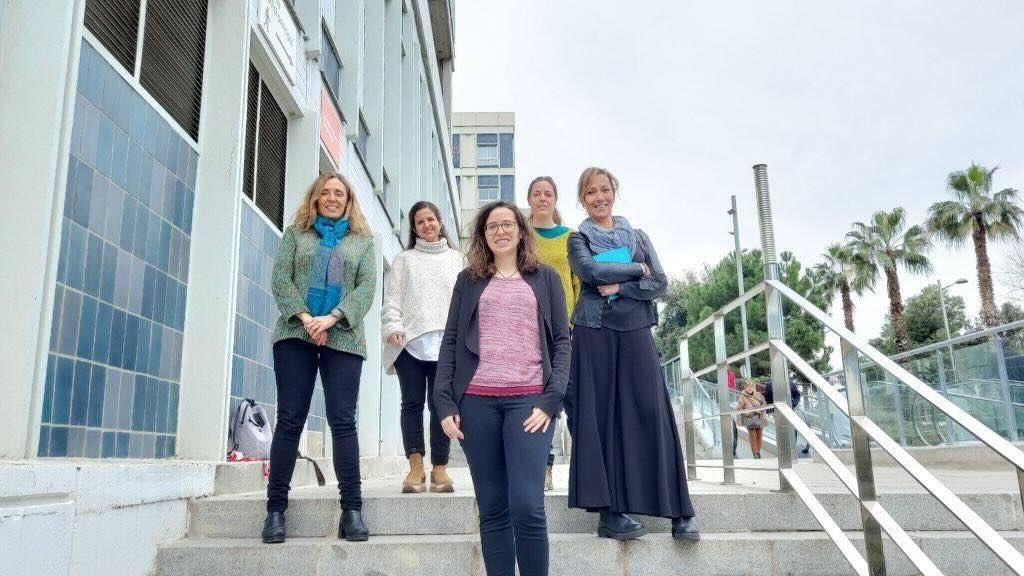 Equipo de investigadoras del Institut de Recerca Sant Joan de Déu (IRSJD), el Instituto de Investigación Biomédica de Bellvitge (IDIBELL), el Instituto de Investigación de Sant Pau (IIB Sant Pau) y la UB.