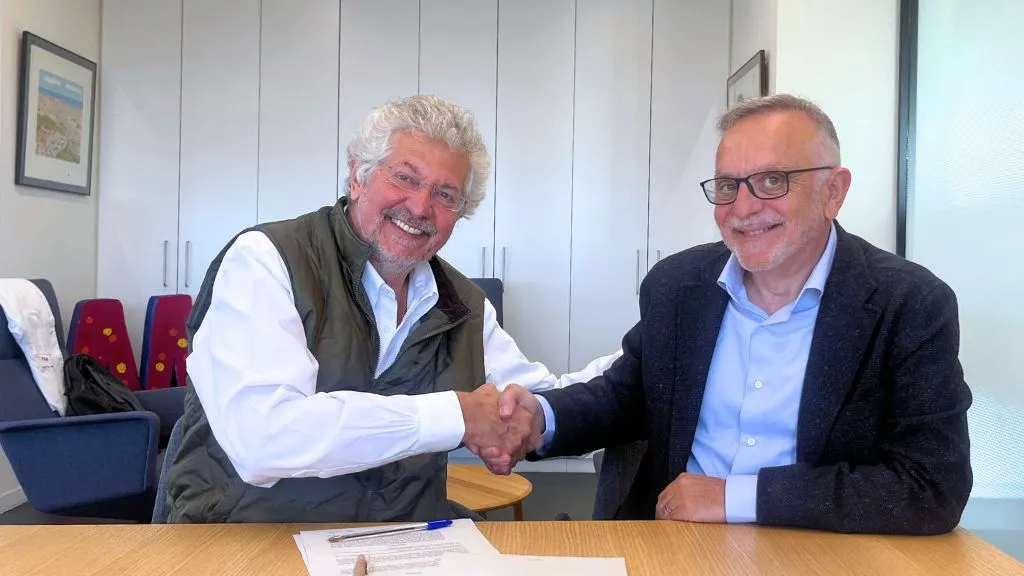 Firma del convenio de colaboración entre el Hospital y la Fundació Castell de Peralada Firma del convenio de colaboración entre el Hospital y la Fundació Castell de Peralada
