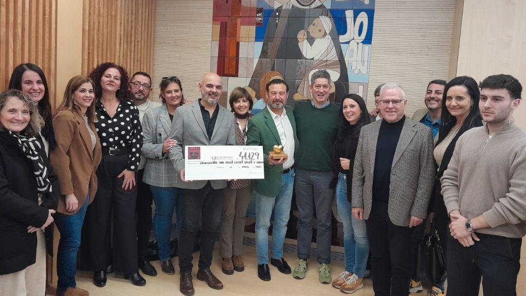 Última entrega de donació de la iniciativa Zambomba Solidaria Última entrega de donació de la iniciativa Zambomba Solidaria