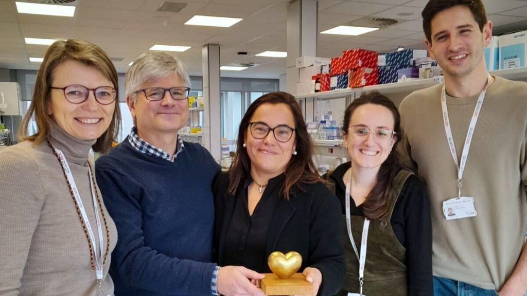 Entrega corazón de oro Asociación Rabdomiosarcoma Entrega corazón de oro Asociación Rabdomiosarcoma