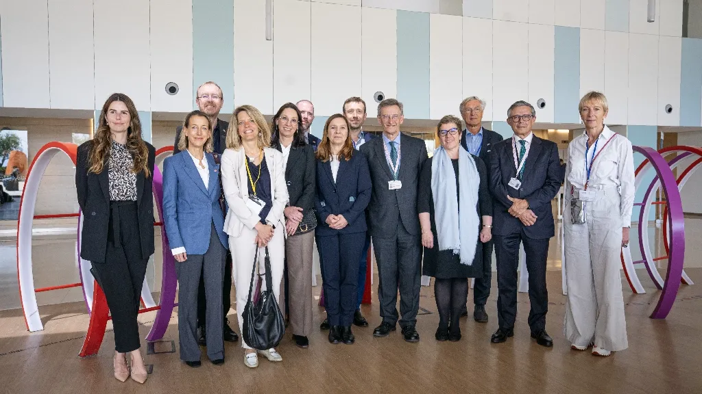Fotografía de familia de la delegación de Luxemburgo y directivos de Sant Joan de Déu Fotografía de familia de la delegación de Luxemburgo y directivos de Sant Joan de Déu