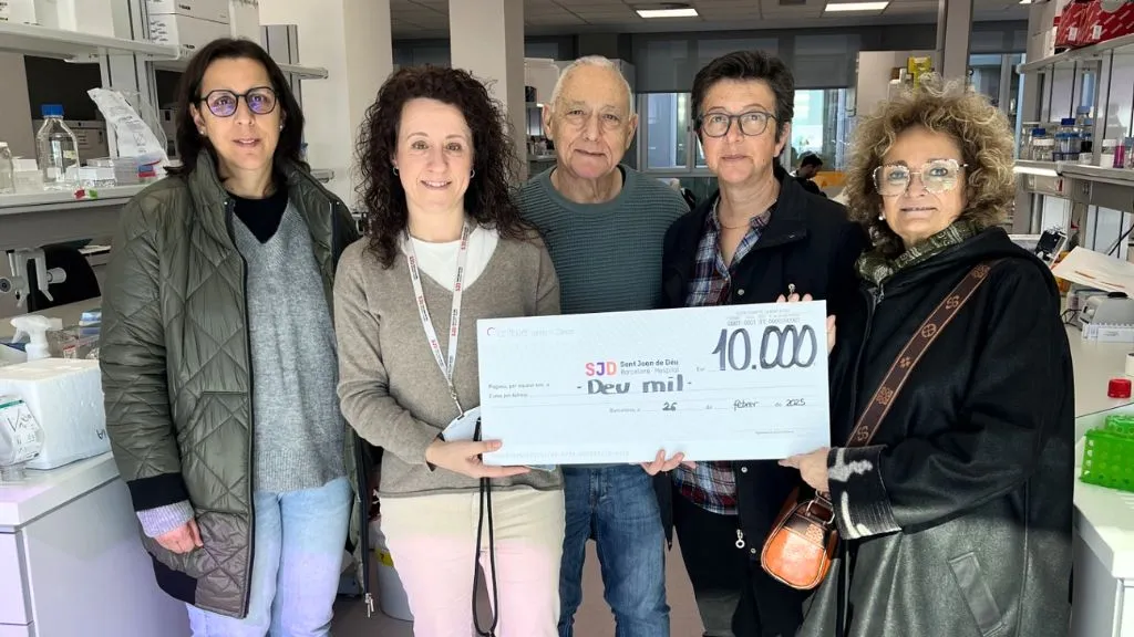 Donació de l'Associació Mollet Contra el Càncer Donació de l'Associació Mollet Contra el Càncer
