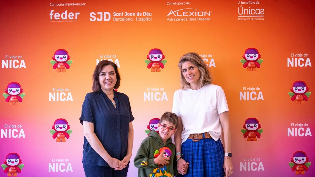 Encarna Guillén i Luisa Martínez i el seu fill Mateo - Hospital Sant Joan de Déu Barcelona Encarna Guillén i Luisa Martínez i el seu fill Mateo - Hospital Sant Joan de Déu Barcelona