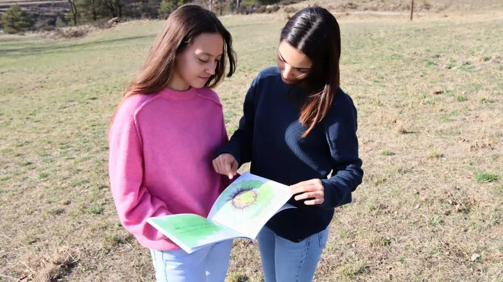 La Júlia i l'Èlia han creat 'Quan Tot Canvia' La Júlia i l'Èlia han creat 'Quan Tot Canvia'