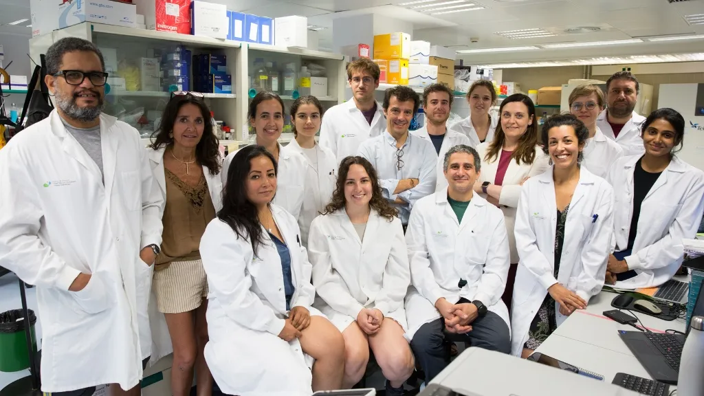 Equip d'investigació de l'Institut de Recerca contra la Leucèmia Josep Carreras. Imatge: Enzo Monzón Equip d'investigació de l'Institut de Recerca contra la Leucèmia Josep Carreras. Imatge: Enzo Monzón