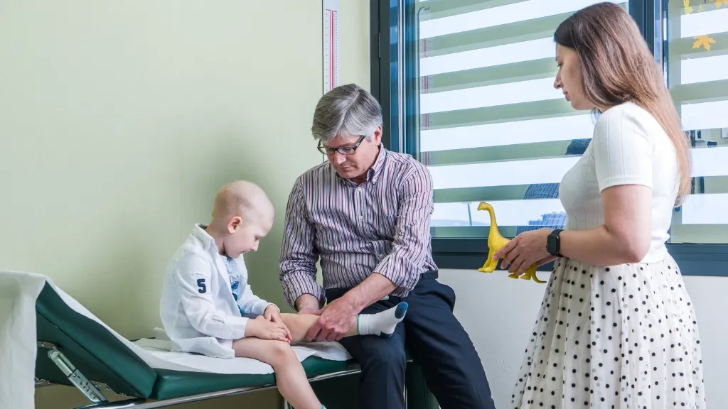 Pavel in consultation with Dr. Mora