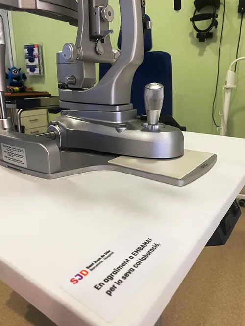 Equipo oftalmològic finançat per Embamat