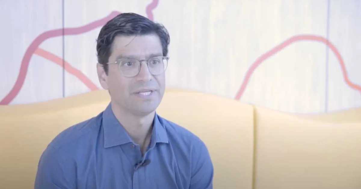 Andrés Morales, explicando la investigación sobre este tipo de tumor Andrés Morales, explicando la investigación sobre este tipo de tumor