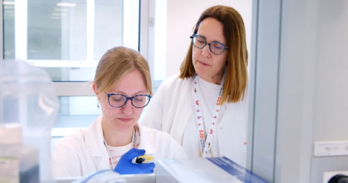 Susana Rives in the SJD Barcelona laboratory Susana Rives in the SJD Barcelona laboratory