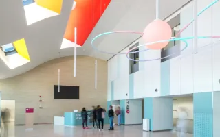 Hall o espacio central del Hospital Sant Joan de Déu Barcelona