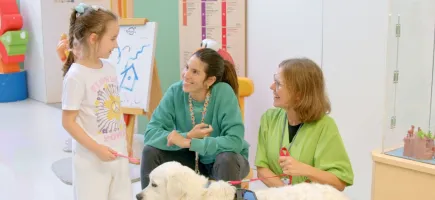 Barbara con el equipo de Child Life en Sant Joan de Déu