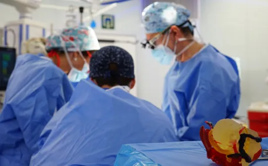 Impresión 3D durante una cirugía en quirófano en el Hospital Sant Joan de Déu