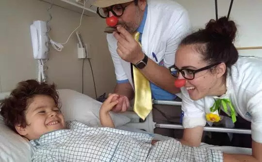 Алонсо, пациент, лечившийся от редкой болезни, во время одной из госпитализаций в Госпитале Сант Жоан де Деу Барселона.
