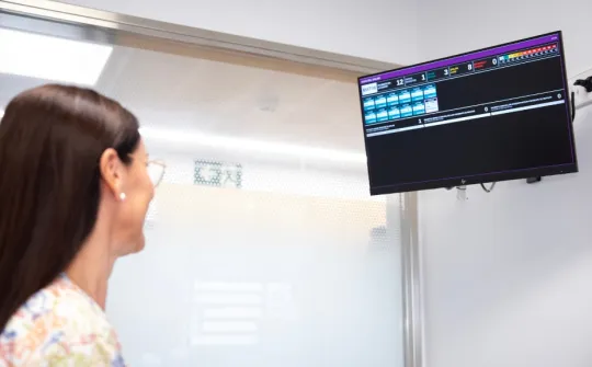Nurse checking the pain map indicators - SJD Barcelona Children's Hospital