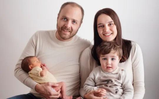 Anna, a patient in the ovarian tissue preservation program at the SJD Barcelona Children's Hospital, and her family