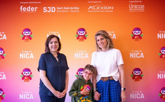 Encarna Guillén y Luisa Martínez y su hijo Mateo - Hospital Sant Joan de Déu Barcelona