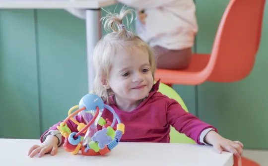 Lia, una paciente de Sant Joan de Déu con una enfermedad rara Lia, una paciente de Sant Joan de Déu con una enfermedad rara