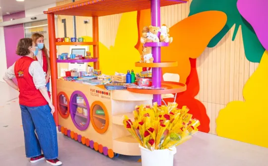 Carret de l'SJD Pediatric Cancer Center Barcelona en la diada de Sant Jordi