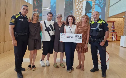 Entrega de la donación de la cafetería Petit Comité de Gavá al Hospital Sant Joan de Déu