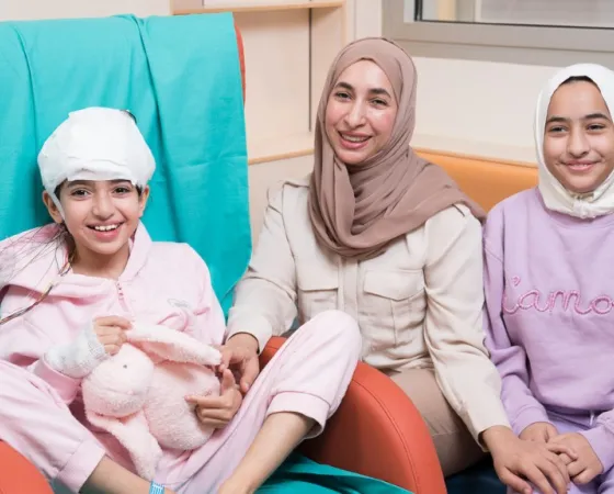 Mother and her daugthers, one of them in treatment Mother and her daugthers, one of them in treatment