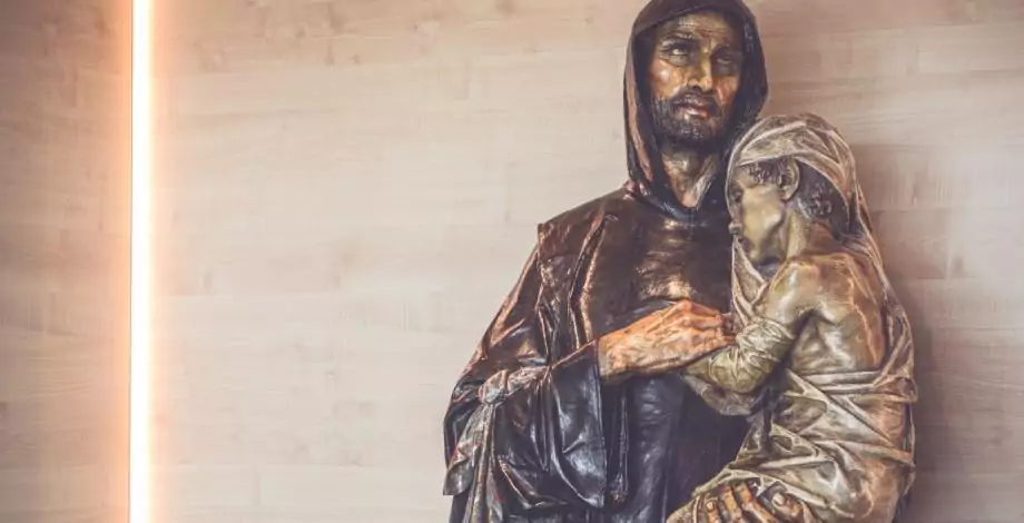 Estatua de San Juan de Dios de la capilla del Hospital Sant Joan de Déu Barcelona