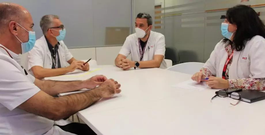 Equip clínic reunit a l'Hospital Sant Joan de Déu Barcelona