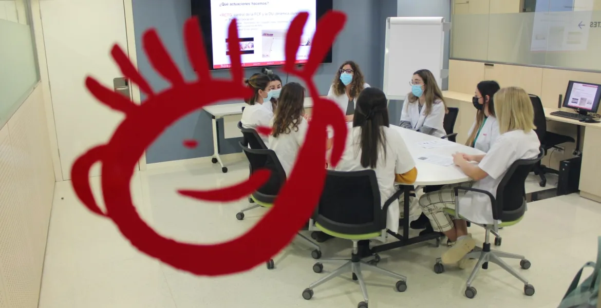 Enfermeras internas residentes reunidas en Sant Joan de Déu Enfermeras Internas Residentes en una reunión de trabajo en el Hospital Sant Joan de Déu Barcelona