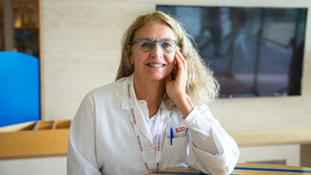 Victòria Fumadó, pediatra en el Hospital Sant Joan de Déu Barcelona Victòria Fumadó, pediatra en el Hospital Sant Joan de Déu Barcelona