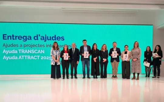 Foto de familia de la ceremonia ATTRACT 2025 de la Asociación Española Contra el Cáncer Attract 2025 AECC ARI-chALL