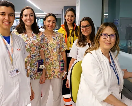 Residentes del Hospital Sant Joan de Déu Barcelona con su tutora Residentes del Hospital Sant Joan de Déu Barcelona con su tutora