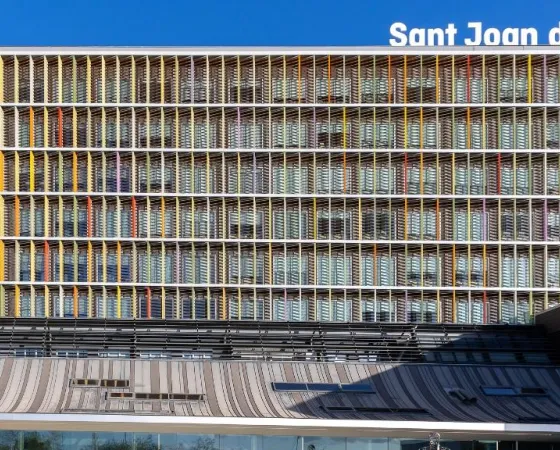 Remodelación de la fachada sur del Hospital Sant Joan de Déu Barcelona Remodelación de la fachada sur del Hospital Sant Joan de Déu Barcelona