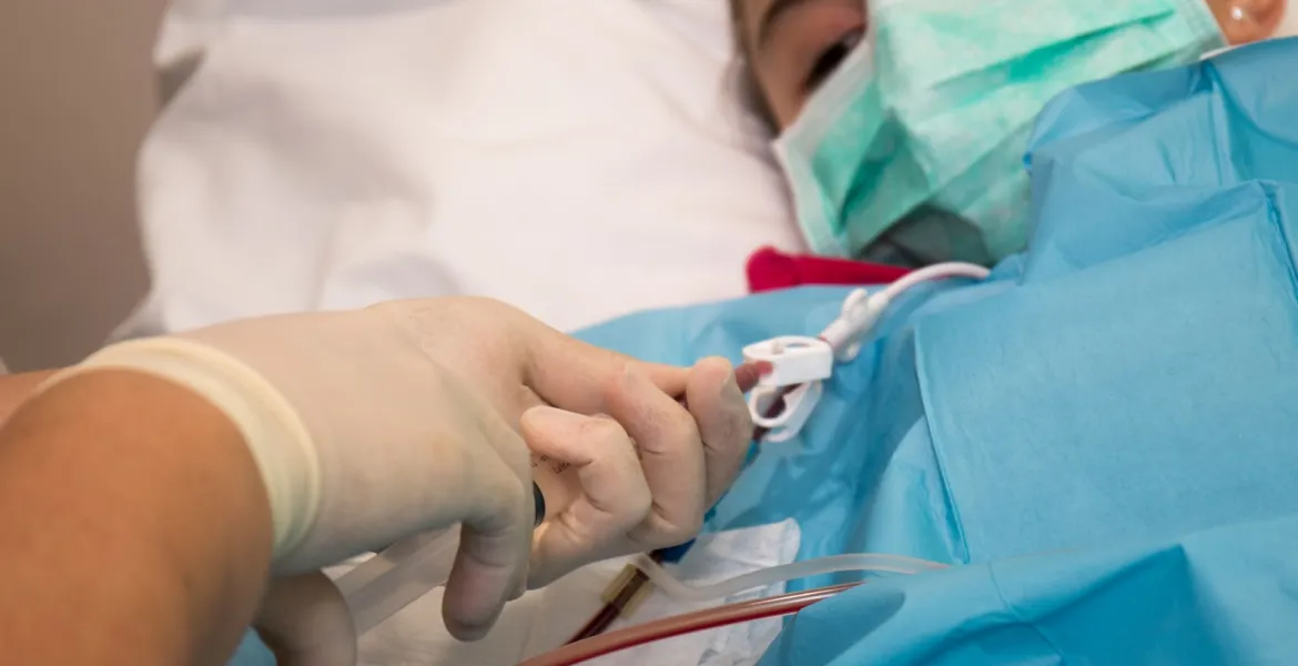 Procedimeinto médicos a paciente de Nefrología Procedimeinto médicos a paciente de Nefrología